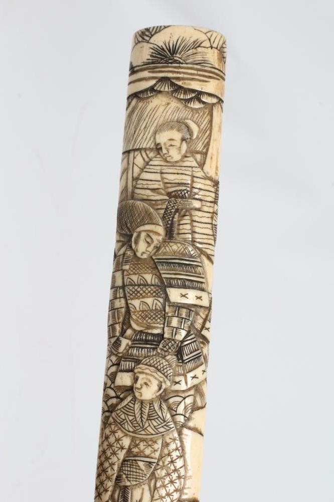 A JAPANESE BONE DECORATED WAKAZASHI with 20" curved blade Image