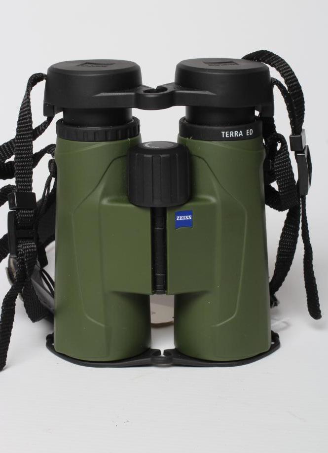 ZEISS TERRA ED 8X42 BINOCULARS in green, with lens covers and strap (Est. plus 24% premium inc. VAT) Image