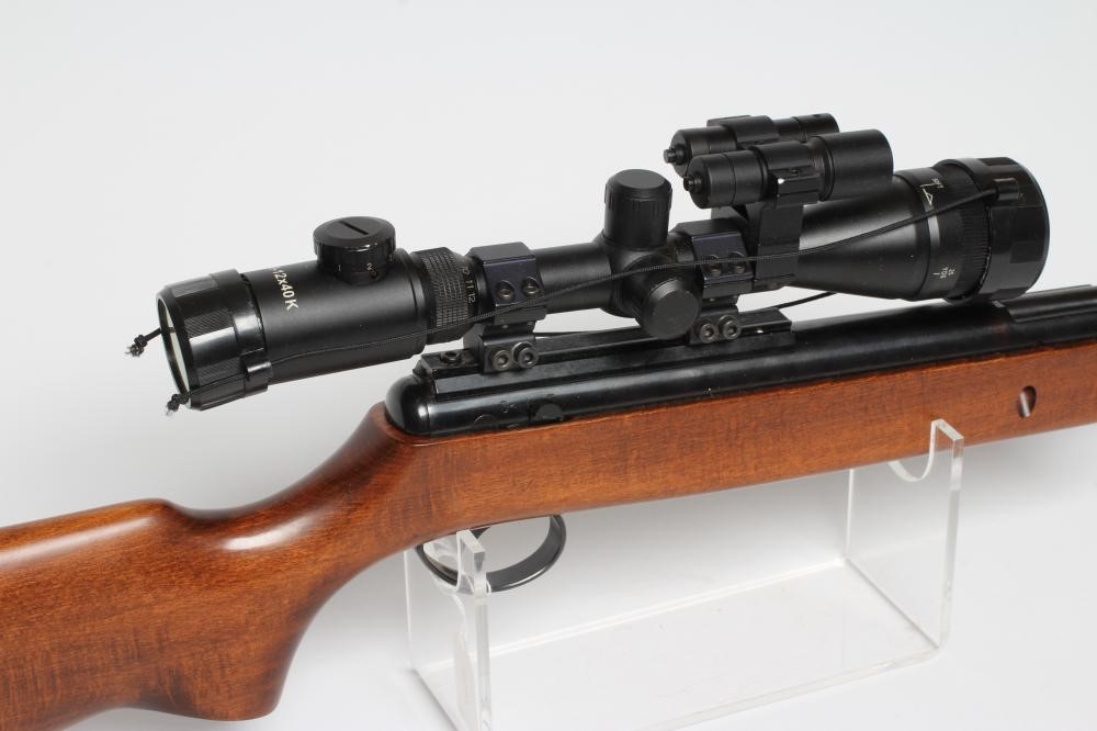 A BSA LIGHTNING .22 AIR RIFLE, with 14 1/2" barrel including compensator, manual safety, wood stock, Image