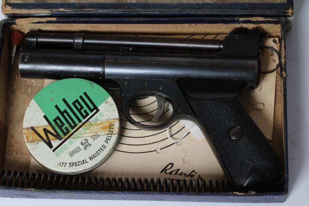 A WEBLEY .177 MARK 1 AIR PISTOL with 6 1/2" barrel, two piece plastic grip, 9 1/2" overall, boxed Image