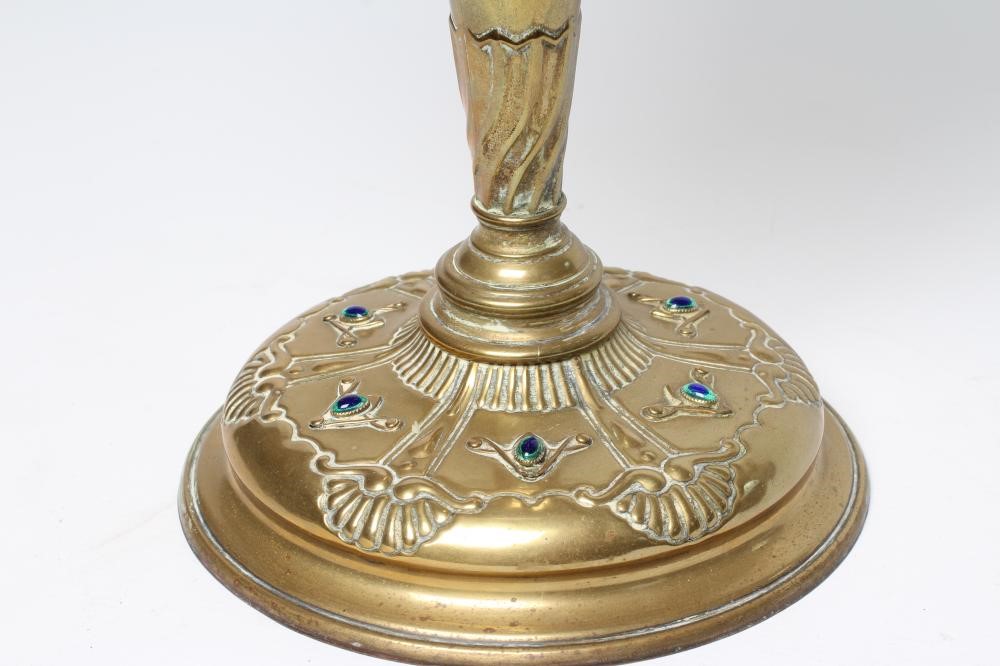 AN EDWARDIAN ART NOUVEAU DOUBLE WICK OIL LAMP with glass reservoir and etched flared glass shade on Image