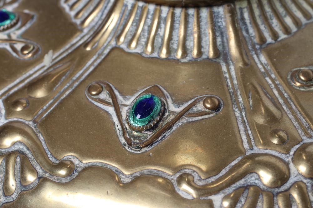 AN EDWARDIAN ART NOUVEAU DOUBLE WICK OIL LAMP with glass reservoir and etched flared glass shade on Image