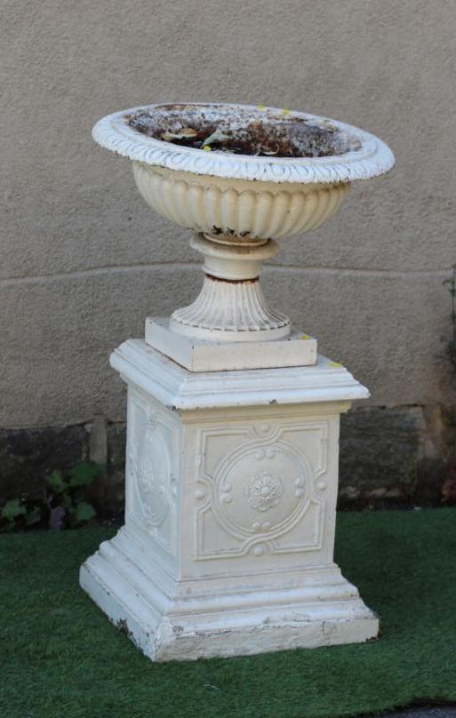 A VICTORIAN CAST IRON URN Image