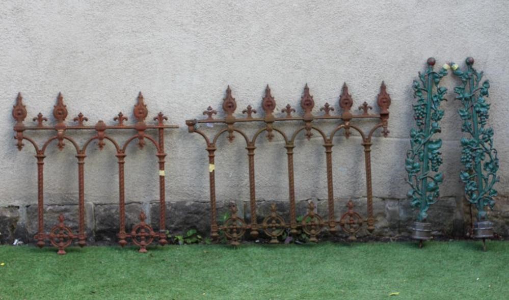 A SECTION OF VICTORIAN CAST IRON BALUSTRADING Image