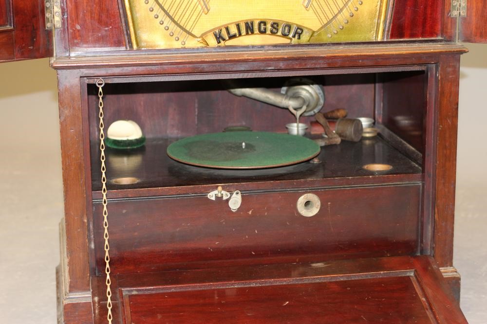 A "KLINGSOR" HARP GRAMOPHONE Image