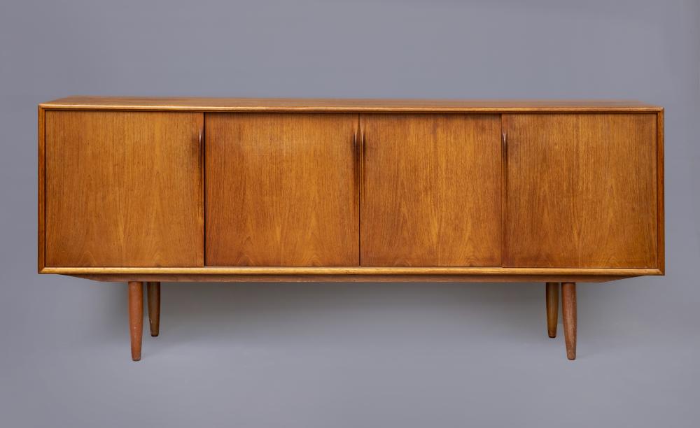 A GUNNI OMANN DANISH RETRO TEAK LONG SIDEBOARD Image