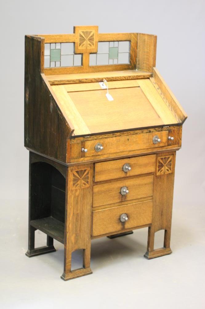 AN ARTS AND CRAFTS OAK BUREAU Image