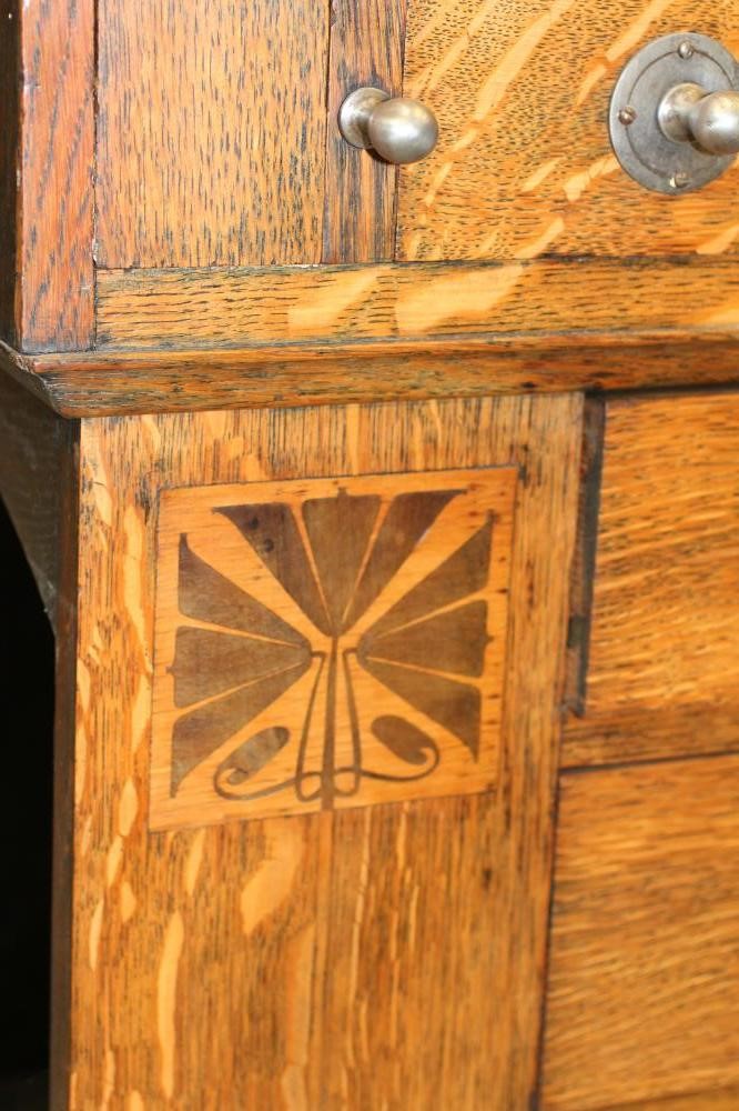 AN ARTS AND CRAFTS OAK BUREAU Image