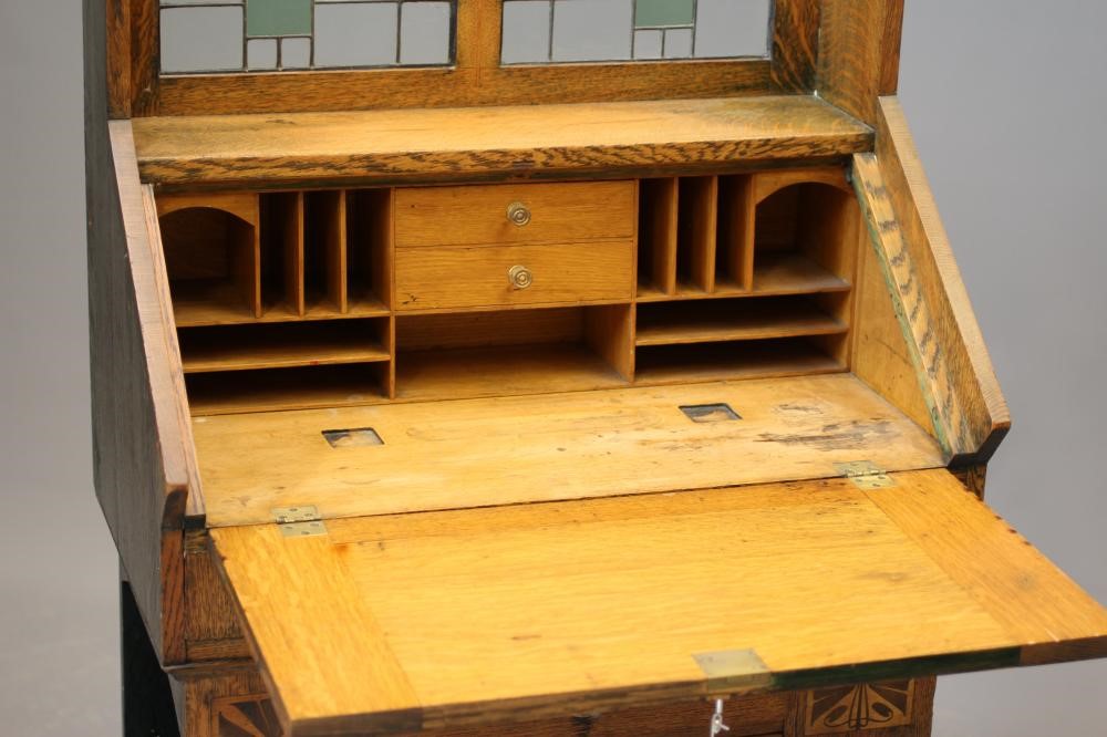 AN ARTS AND CRAFTS OAK BUREAU Image