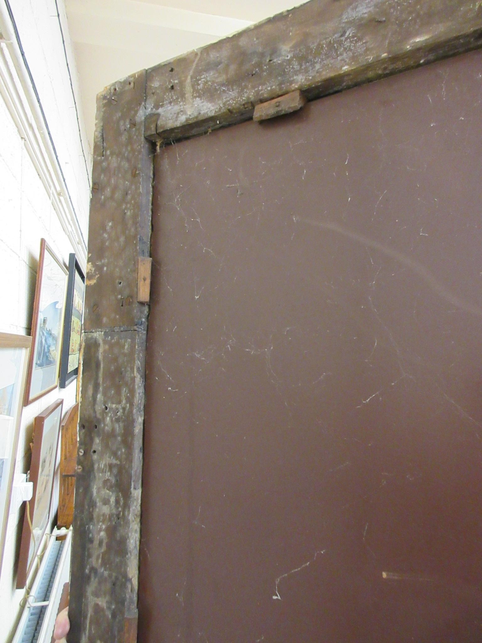 A REGENCY CARVED GILT GESSO PIER GLASS Image