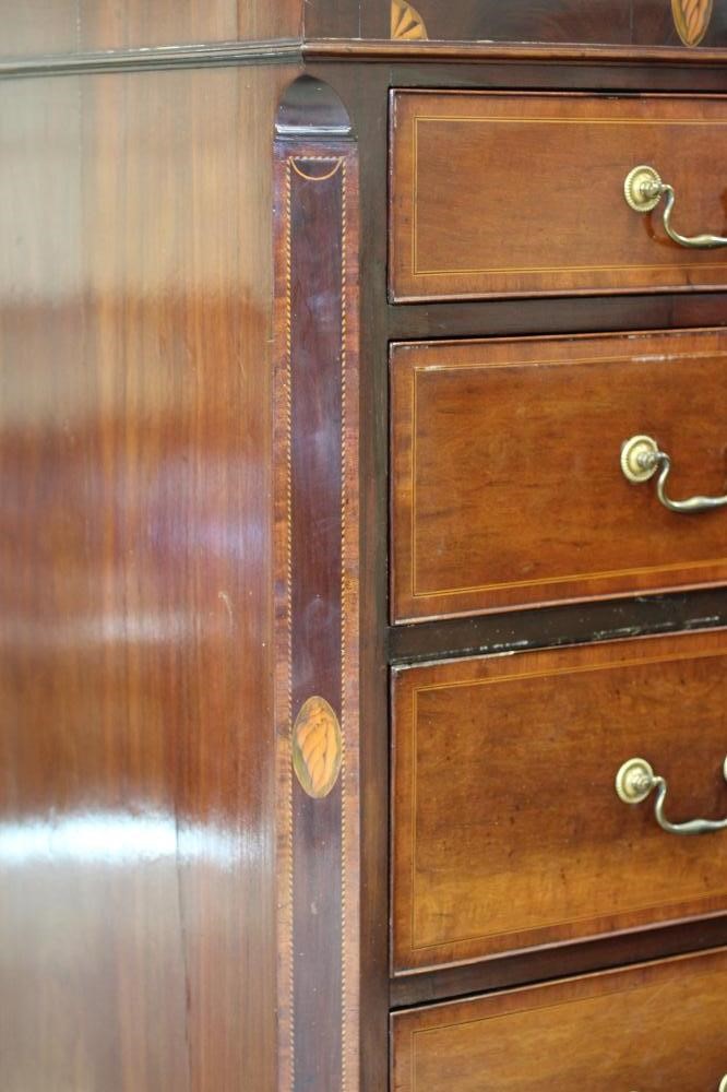 A GEORGIAN MAHOGANY CHEST ON CHEST Image