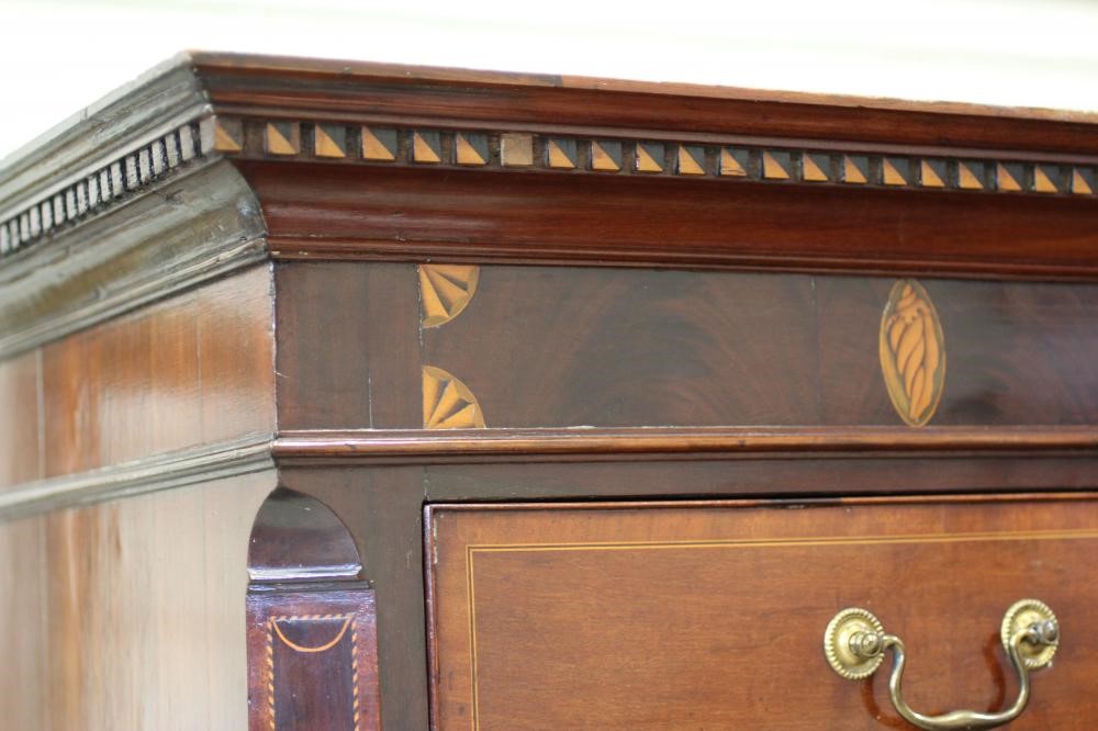 A GEORGIAN MAHOGANY CHEST ON CHEST Image