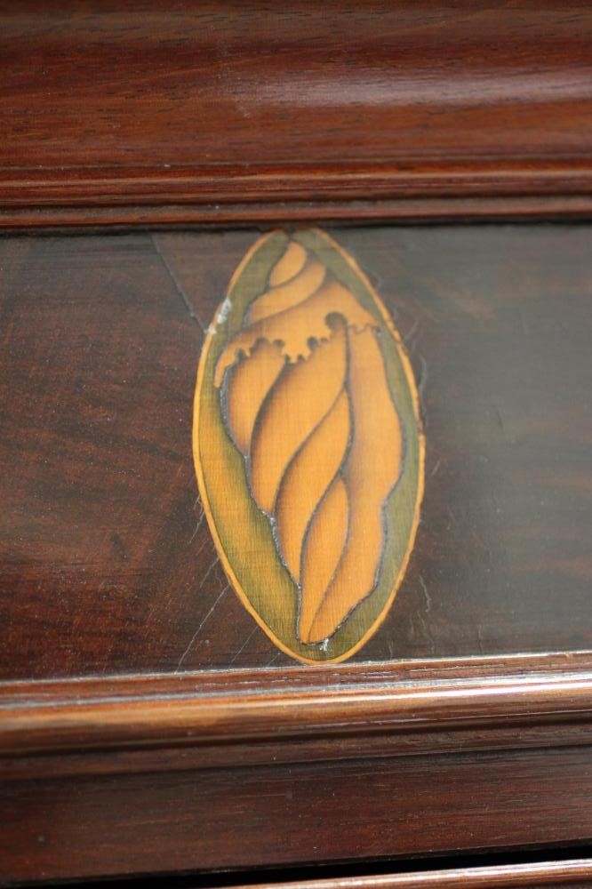 A GEORGIAN MAHOGANY CHEST ON CHEST Image