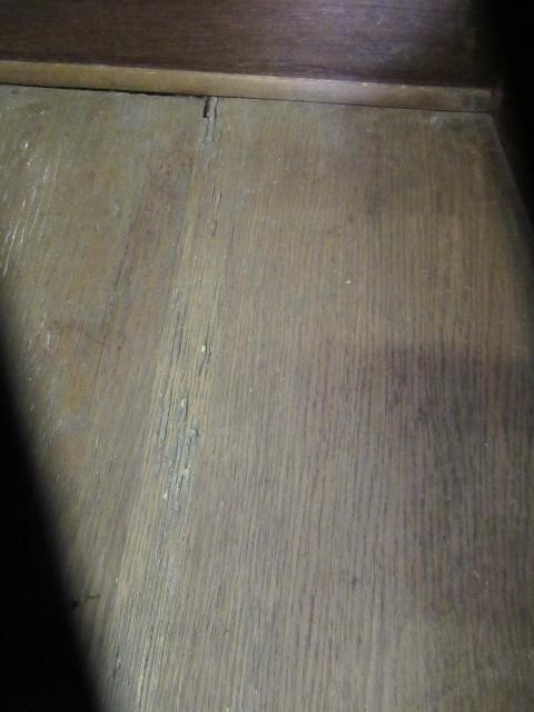 A GEORGIAN MAHOGANY BOWED CHEST Image