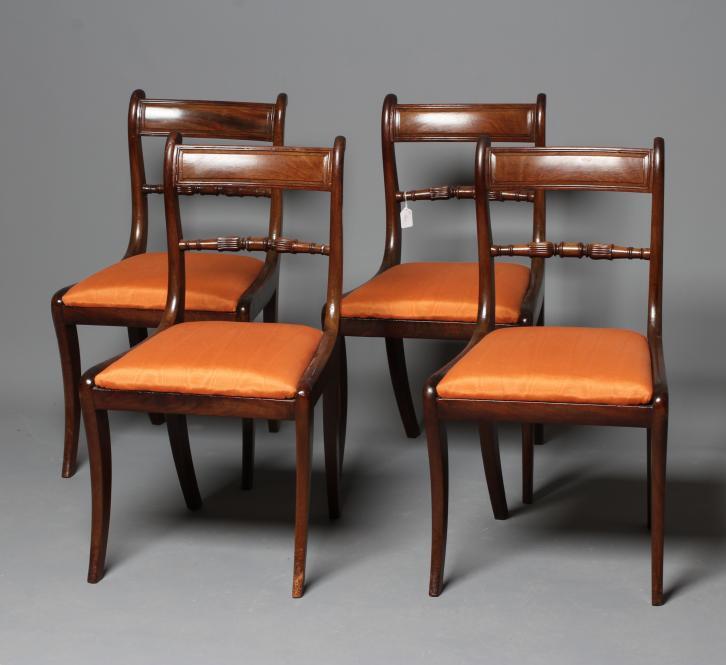 A SET OF FOUR REGENCY MAHOGANY DINING CHAIRS Image