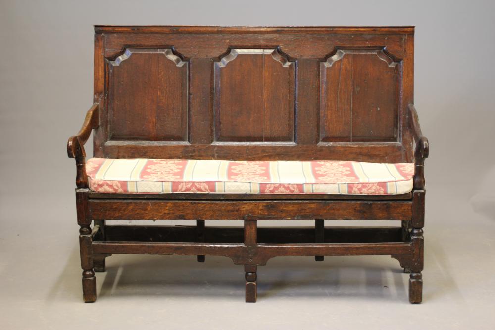 AN OAK SETTLE Image