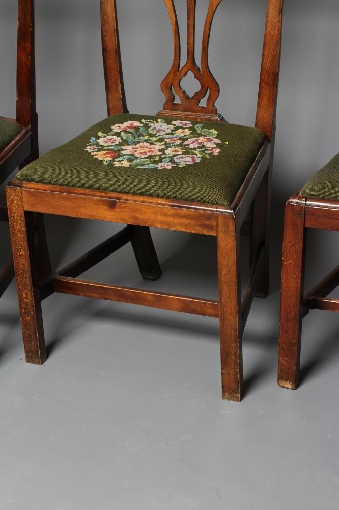 A SET OF SIX GEORGIAN OAK DINING CHAIRS Image