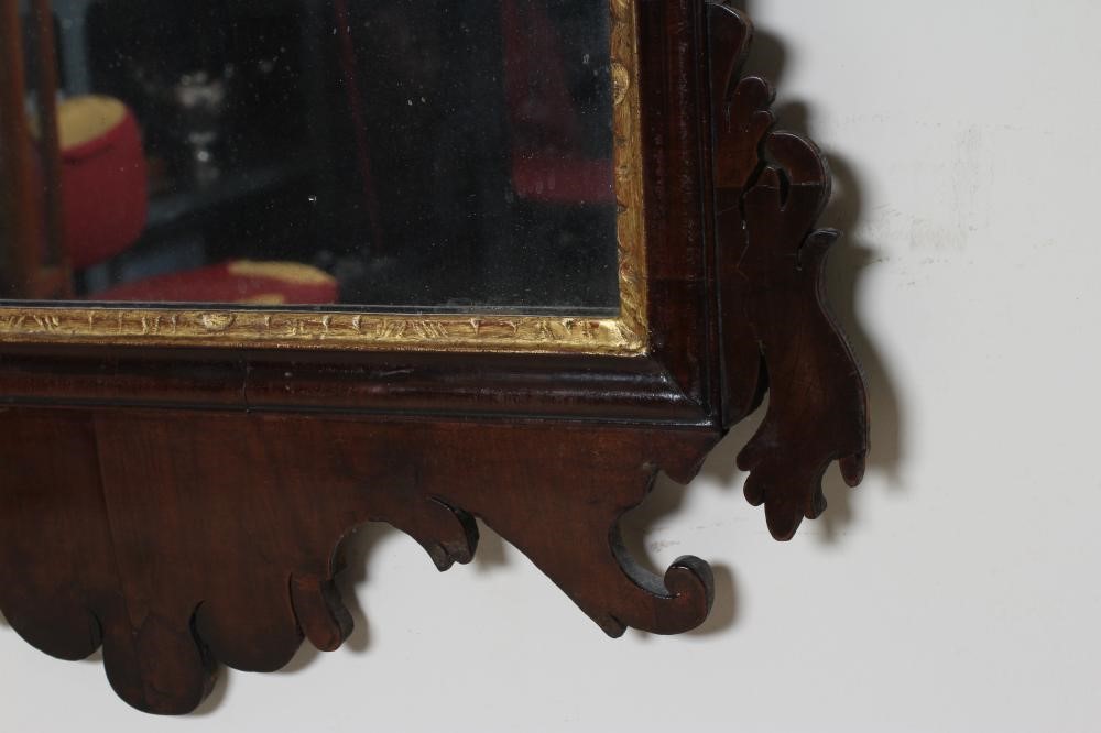 A GEORGIAN MAHOGANY FRETWORK MIRROR Image