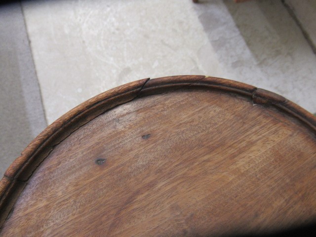 A GEORGIAN MAHOGANY CANDLE STAND Image
