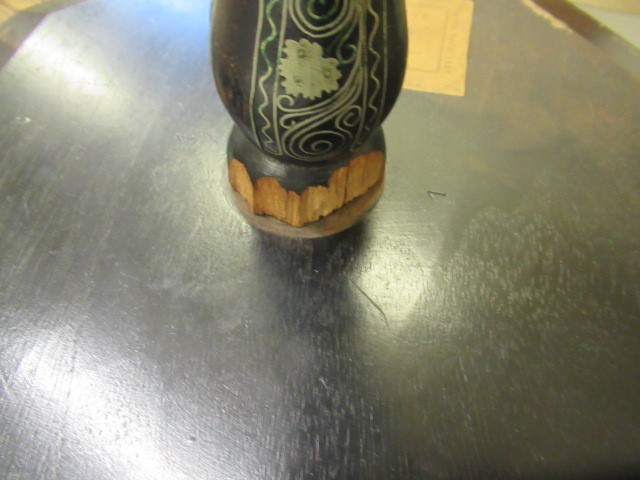 A GEORGIAN MAHOGANY CANDLE STAND Image