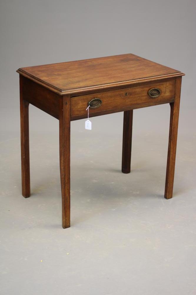 A MAHOGANY SIDE TABLE Image