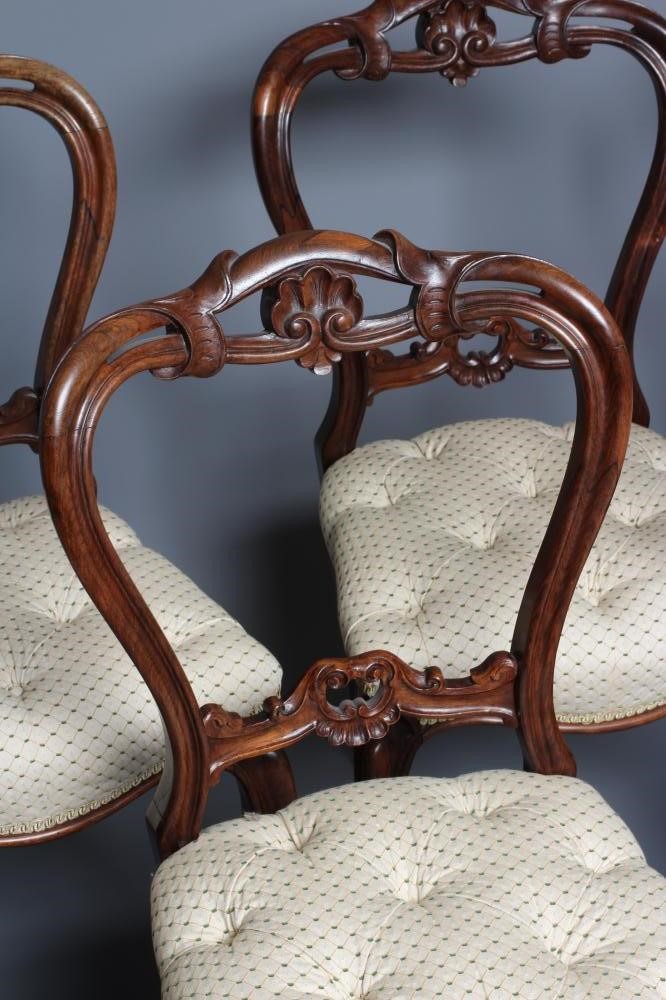 A SET OF SIX VICTORIAN ROSEWOOD DINING CHAIRS Image