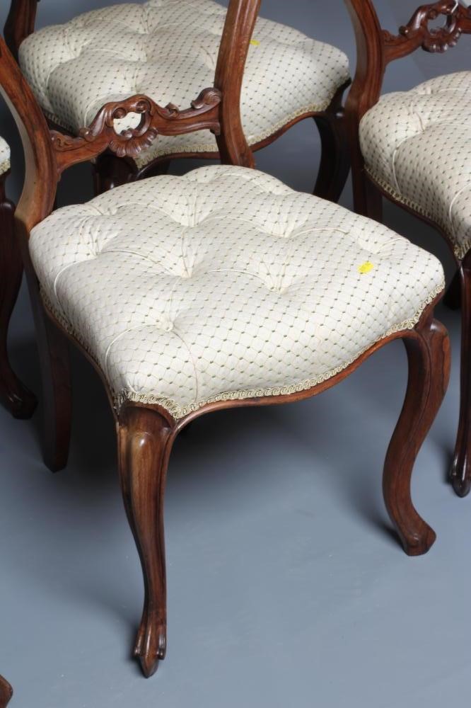 A SET OF SIX VICTORIAN ROSEWOOD DINING CHAIRS Image