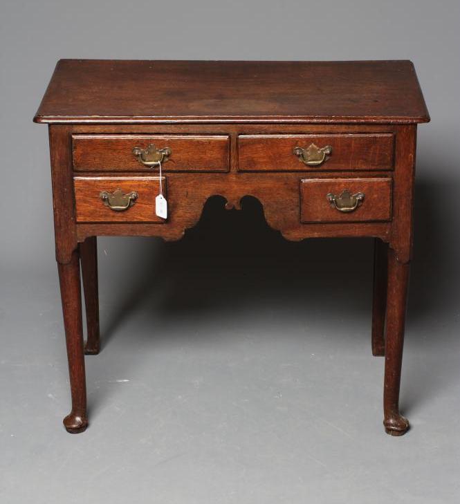 A GEORGIAN OAK LOW BOY Image