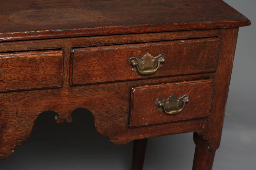 A GEORGIAN OAK LOW BOY Image