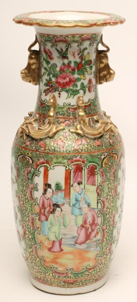 A CANTONESE PORCELAIN DISH of plain circular form Image