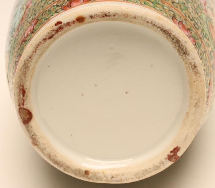 A CANTONESE PORCELAIN DISH of plain circular form Image