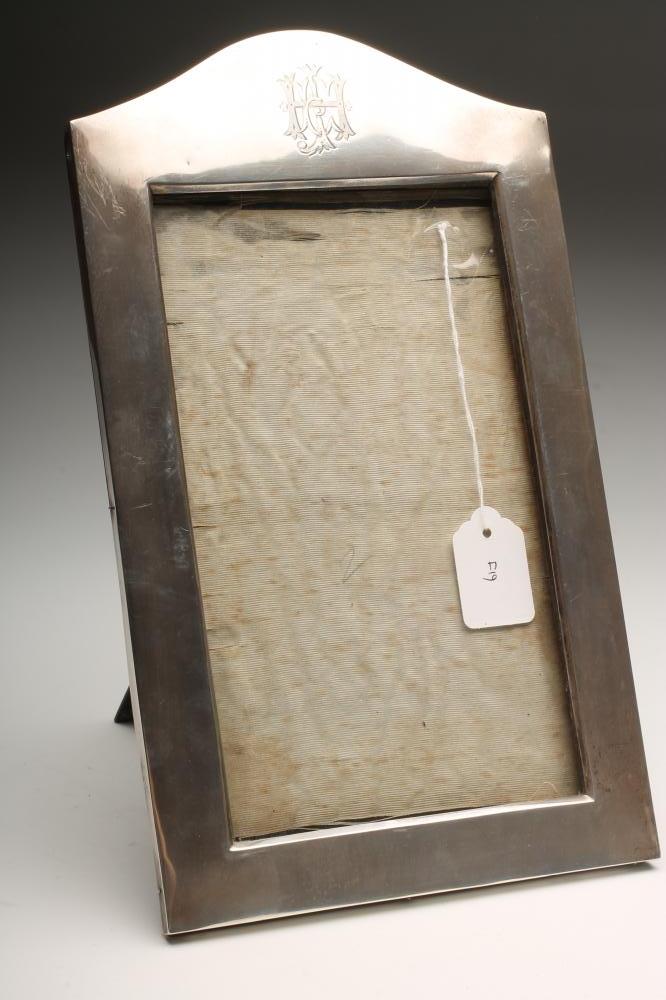 AN EDWARDIAN SILVER PHOTOGRAPH FRAME Image