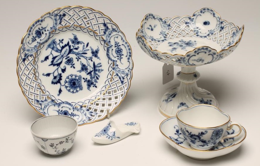 A COLLECTION OF MEISSEN PORCELAIN Image