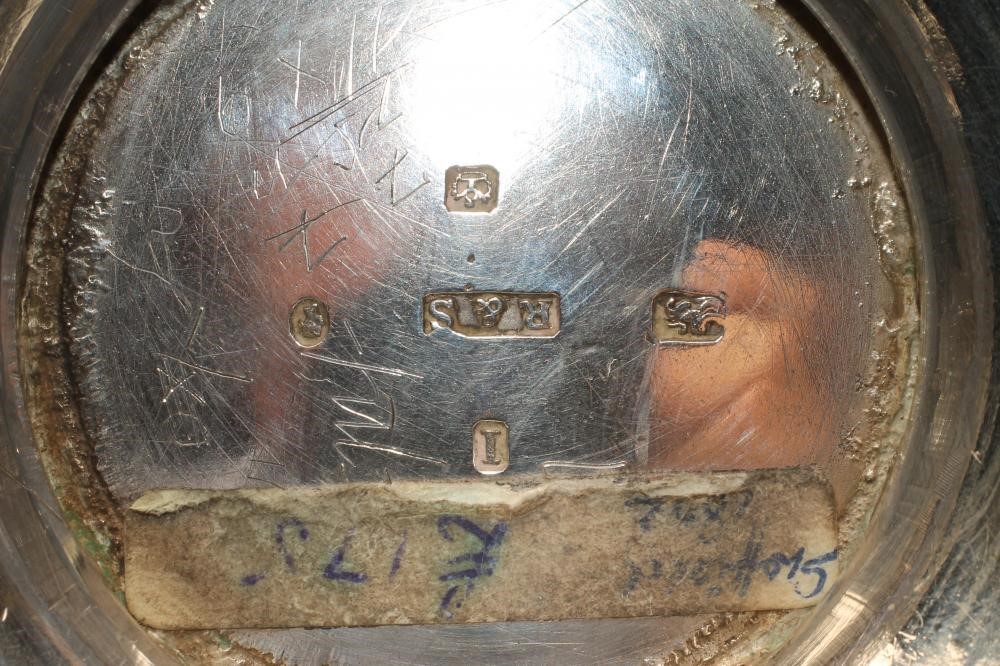 A VICTORIAN SILVER SUGAR CASTOR Image