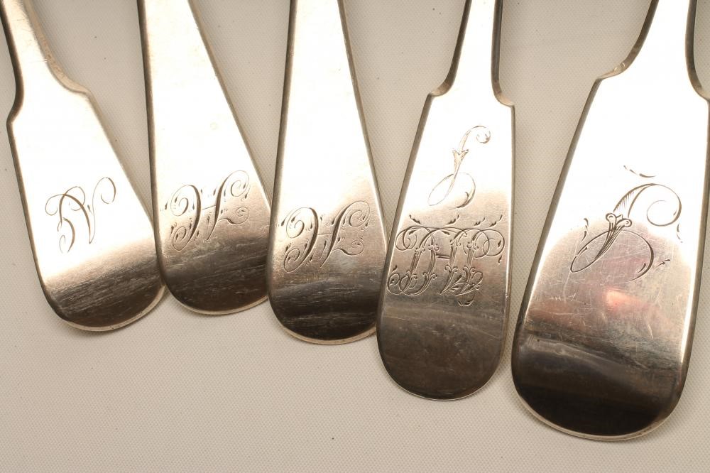 A WILLIAM IV SILVER BASTING SPOON Image