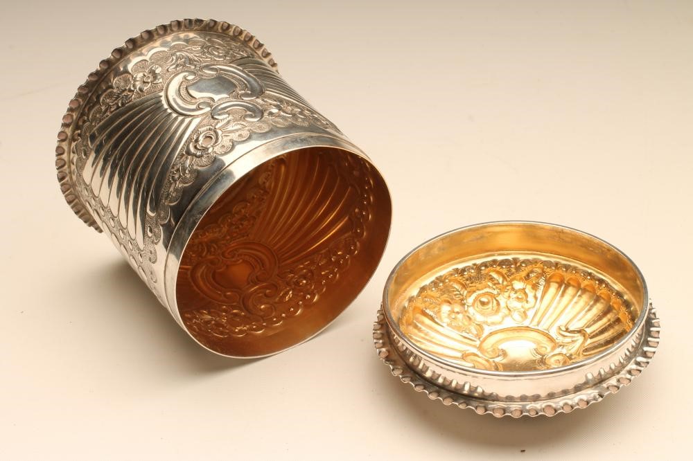 A LATE VICTORIAN SILVER BOX AND COVER Image