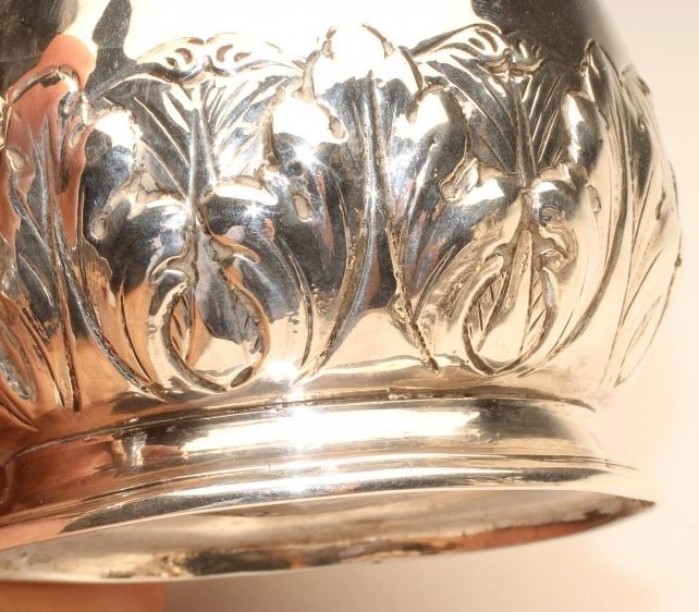 AN EARLY GEORGE II SILVER MUG Image