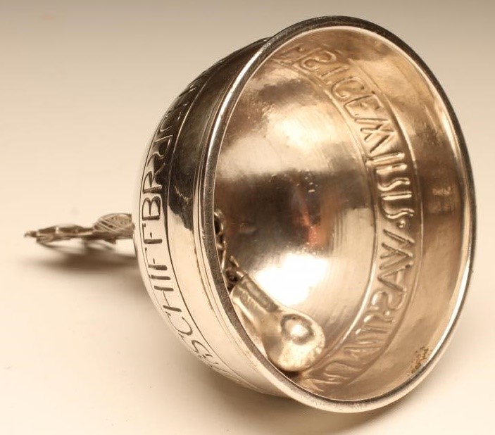 AN EDWARDIAN SILVER TABLE BELL Image