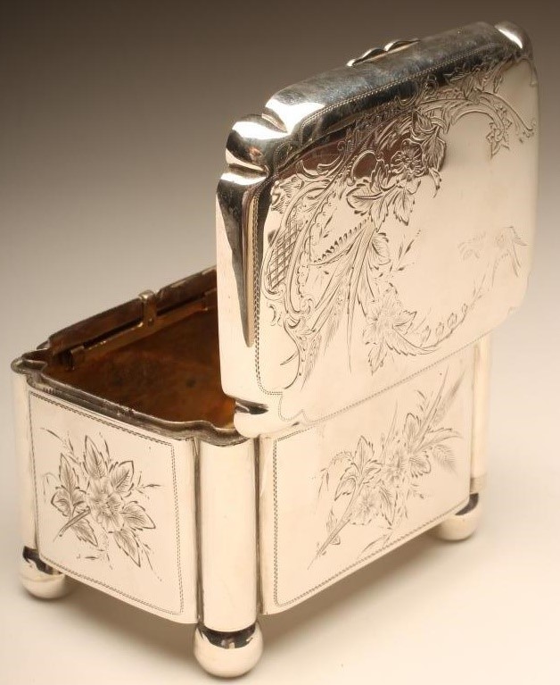 A LATE VICTORIAN SILVER BON-BON BOX Image