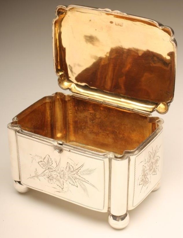 A LATE VICTORIAN SILVER BON-BON BOX Image