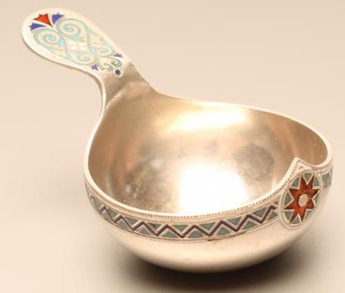 A RUSSIAN SILVER SMALL KOVSH Image