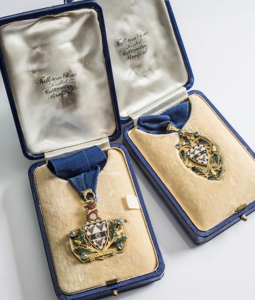 OF LOCAL INTEREST - A pair of Keighley Mayoral 9ct gold and enamel jewels Image