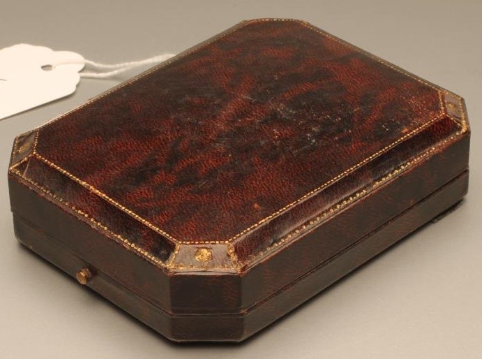 A 9CT GOLD TOP WIND POCKET WATCH Image