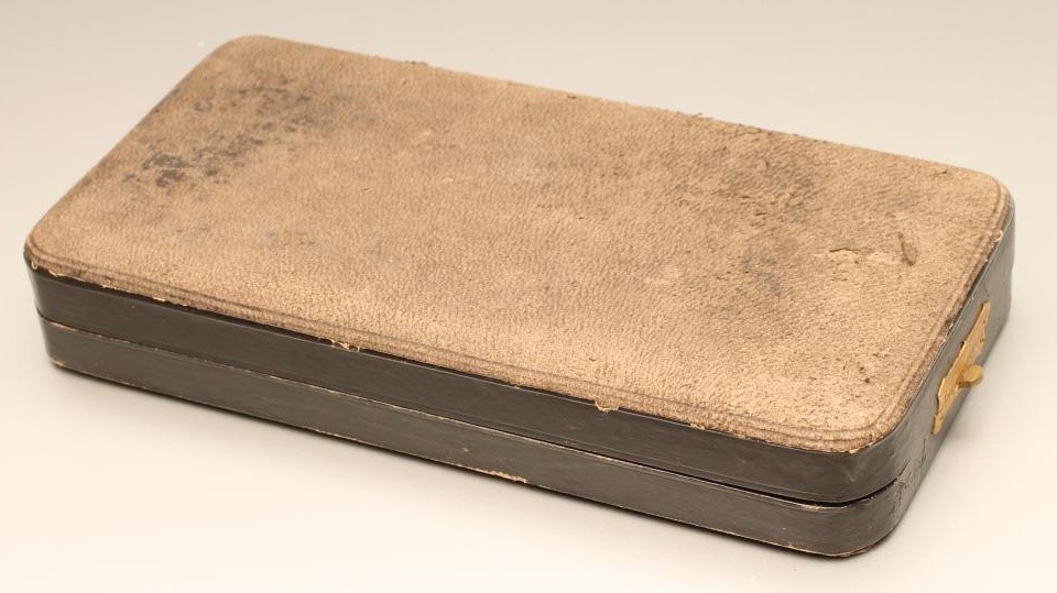 A VICTORIAN CORAL SUITE comprising a 24 1/2" long single string of graduated beads Image