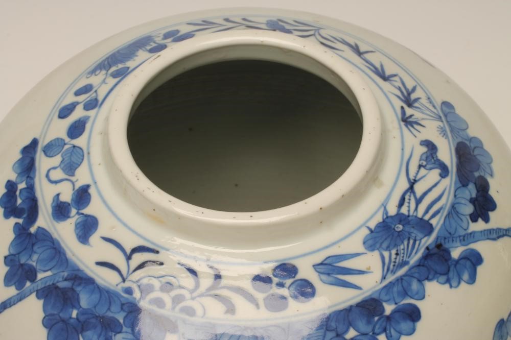 A CHINESE PORCELAIN JAR AND COVER of ovoid form Image