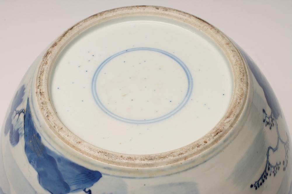 A CHINESE PORCELAIN JAR AND COVER of ovoid form Image