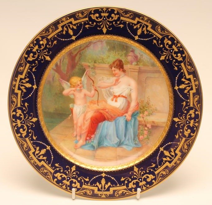 AN AUSTRIAN PORCELAIN CABINET PLATE Image