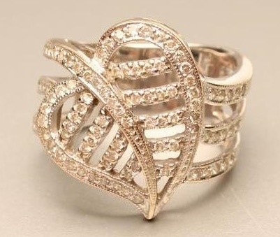 A DIAMOND COCKTAIL RING Image