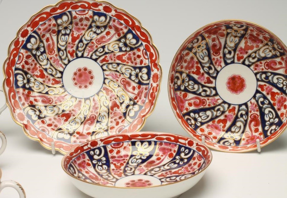 A COLLECTION OF WORCESTER PORCELAIN Image