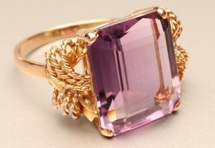 AN AMETHYST COCKTAIL RING Image